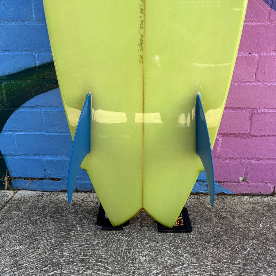 (#2733) Mick Pierce Twin Fin 5'10" x 20" x 2 5/8" 33L (Glass-ons)