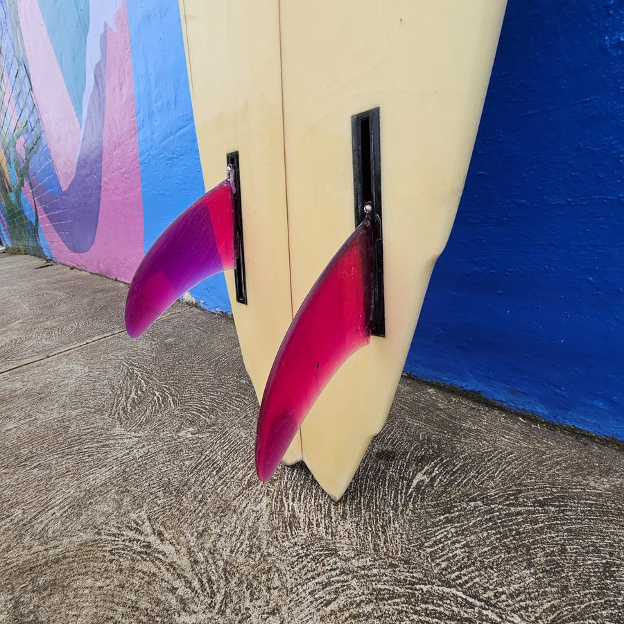 (#1539) Macquarie Vintage Surfboard 6'2" x 20" x 2 7/8"