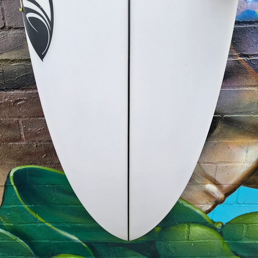 (#2762) Sharpeye Cheat Code 5'7" x 19 3/8" x 2 7/16" 28.2L Futures