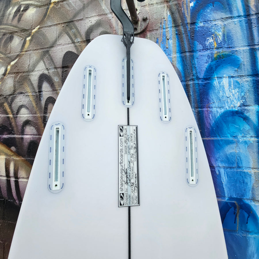 (#2762) Sharpeye Cheat Code 5'7" x 19 3/8" x 2 7/16" 28.2L Futures