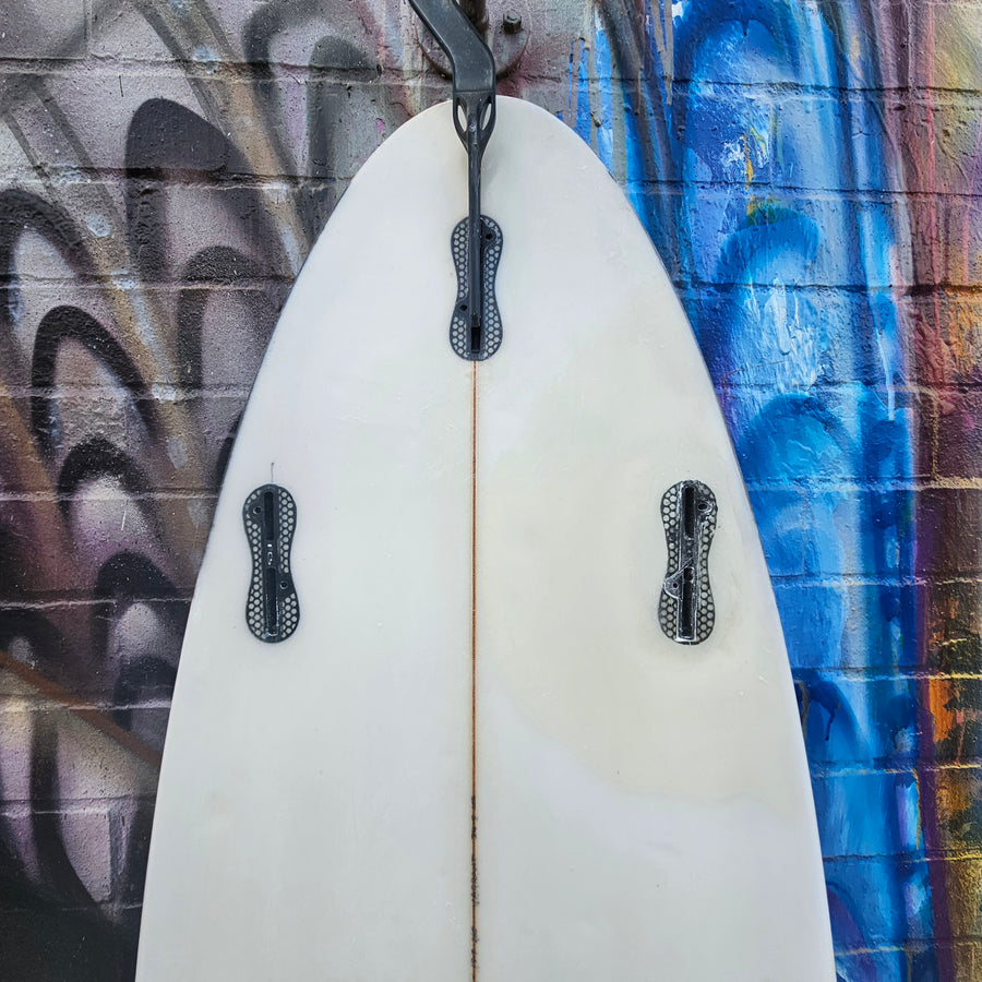 (#7725) Vagrant Custom 6'5" x 19.7" x 2.65" 34.5L FCSII