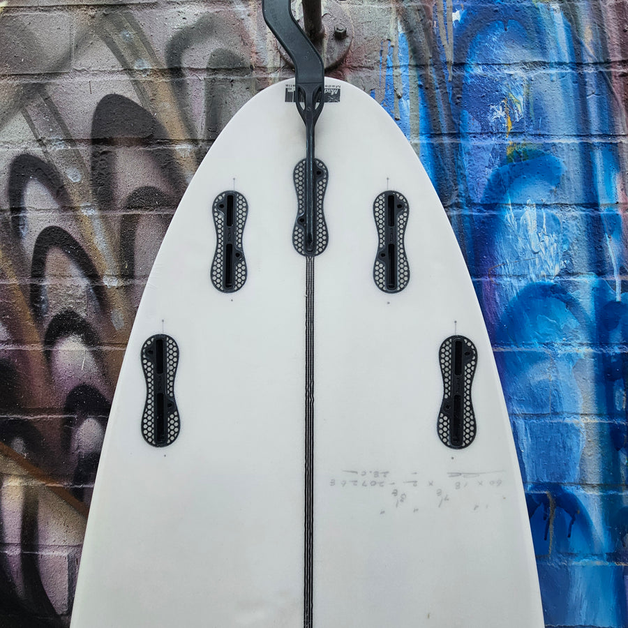 (#7721) JS Monsta 8 Round Tail 6'0" x 18 7/8" x 2 3/8" 28.L FCSII