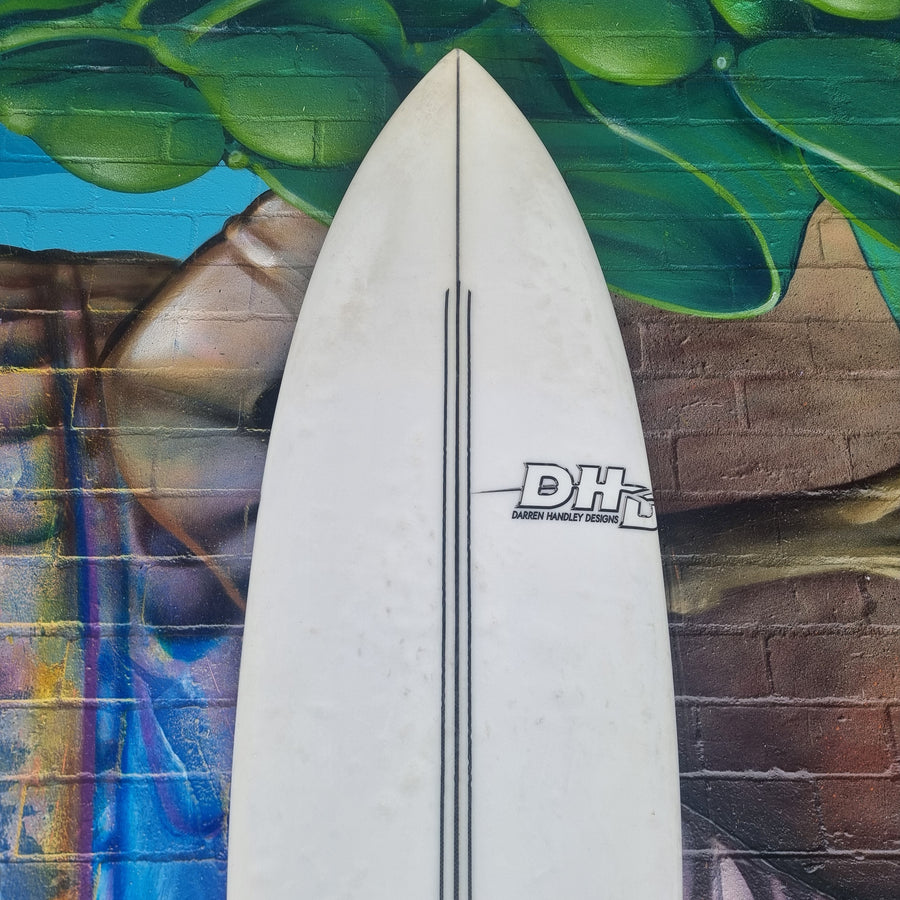 (#7794) DHD XRS 5'8" x 20 3/4" x 2 1/2" 33L FCSII