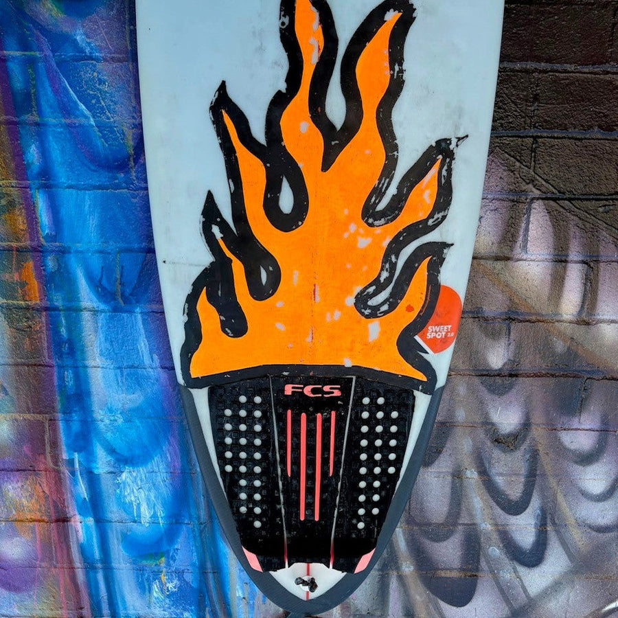 (#7768) DHD Sweet Spot 2.0 6'0" x 19" x 2 3/8" 29.5L FCSII