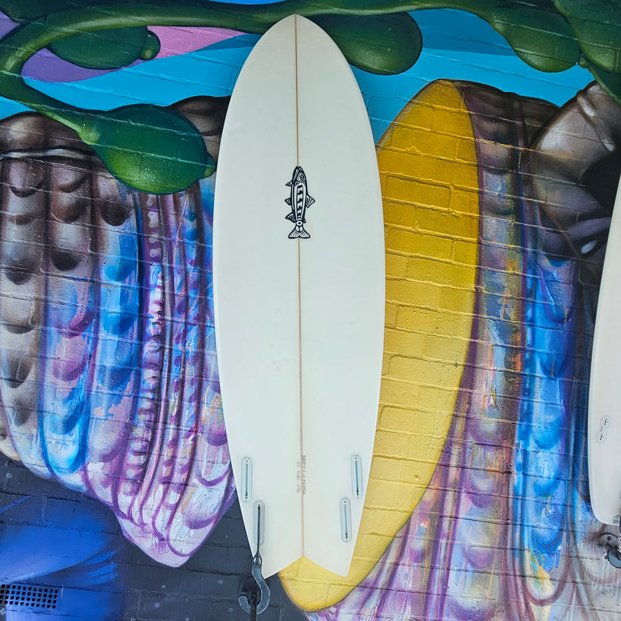 (#7759) Barry V Fish 6'2" x 21 1/2" x 2 3/4" Futures