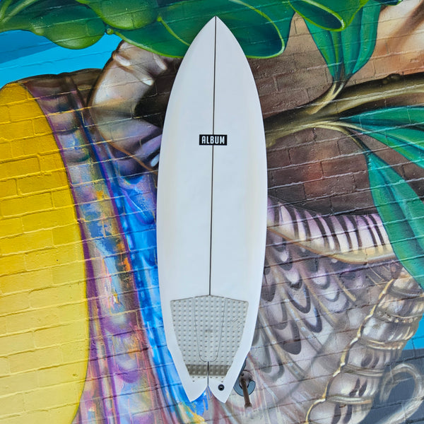 (#7614) Album Twinsman 5'5" x 19 1/2" x 2 5/8" Futures