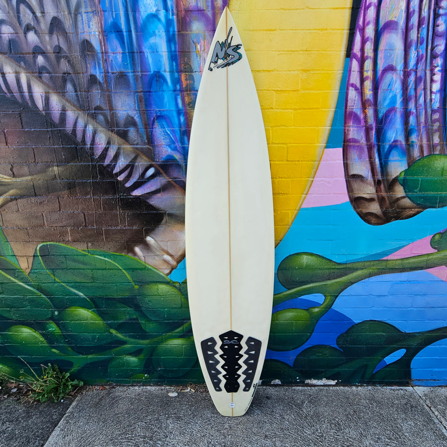 (#7700) Nigel Summers Shortboard 7'0" x 19 1/2" x 2 5/8" Glass In Fins