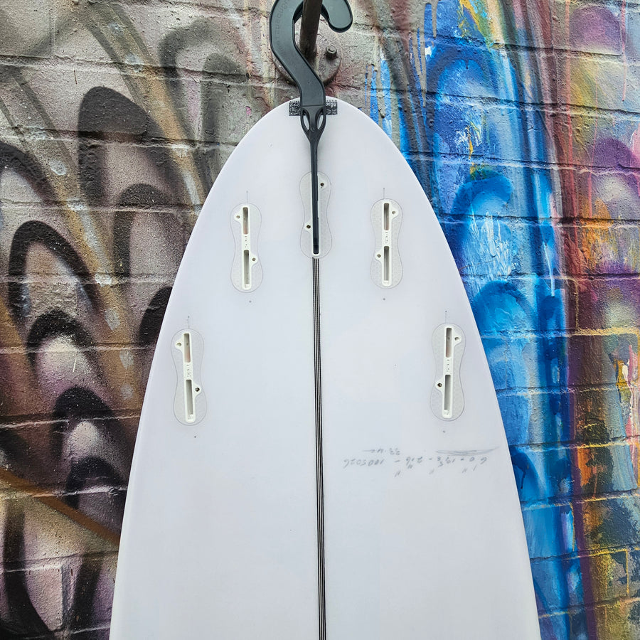 (#2775) JS Industries Raging Bull 6'0" x 19 5/8" x 2 11/16" 33.4L FCSII